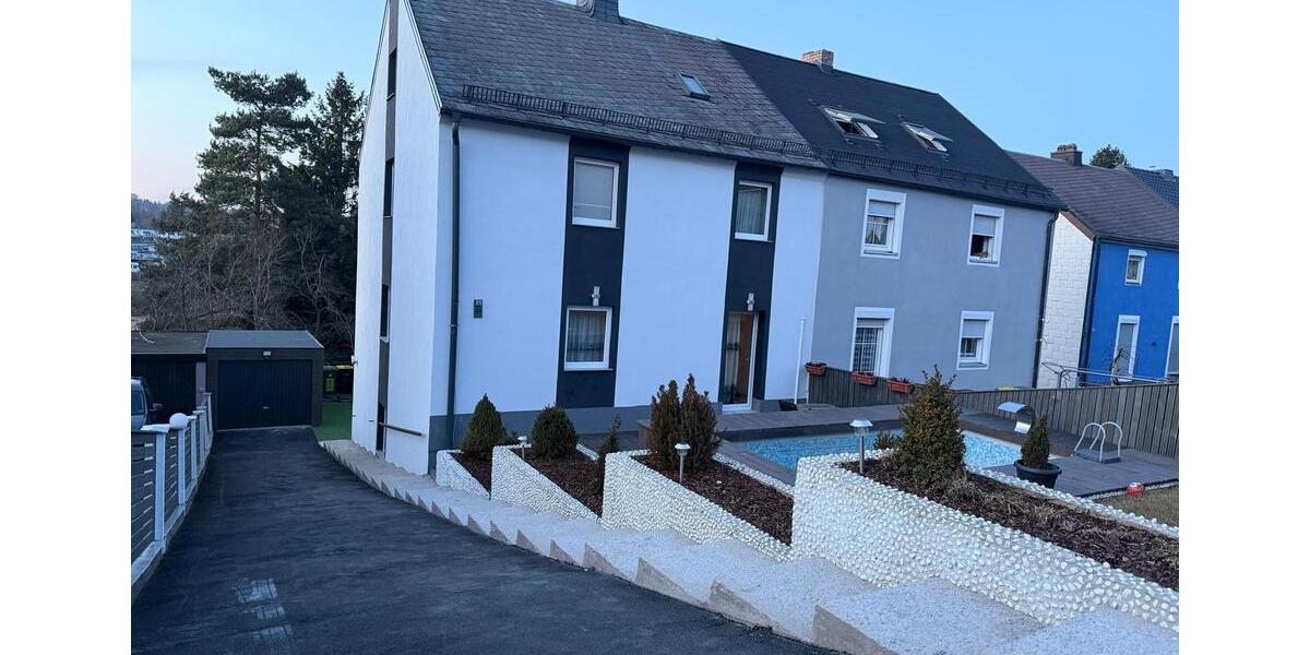 Doppelhaushälfte Selb - 4 Zimmer, 185 m&sup2;, 329.000&euro; | Angebot:26236645