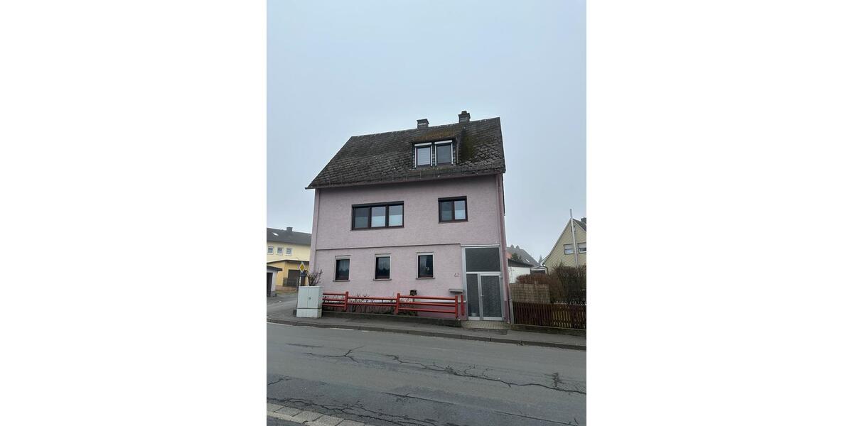 Einfamilienhaus Nordhalben - 6 Zimmer, 169 m&sup2;, 750&euro; | Angebot:25102991