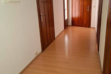 Wohnung Markneukirchen - 4 Zimmer, 80 m&sup2;, 400&euro; | Angebot:25125733