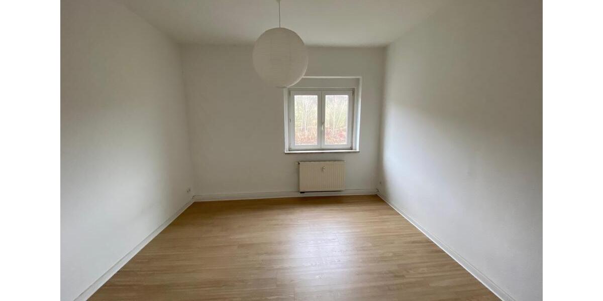 Etagenwohnung Plauen Alt Chrieschwitz - 3 Zimmer, 73 m&sup2;, 327&euro; | Angebot:9060663