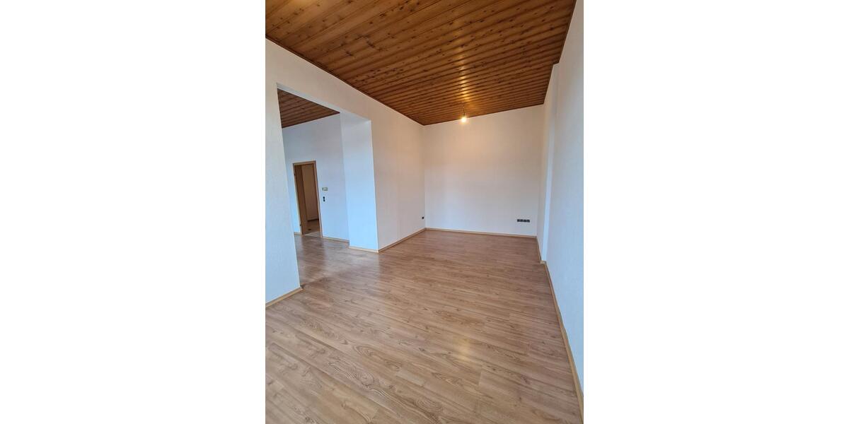 Etagenwohnung Hof Altstadt - 3 Zimmer, 92 m&sup2;, 598&euro; | Angebot:26633294