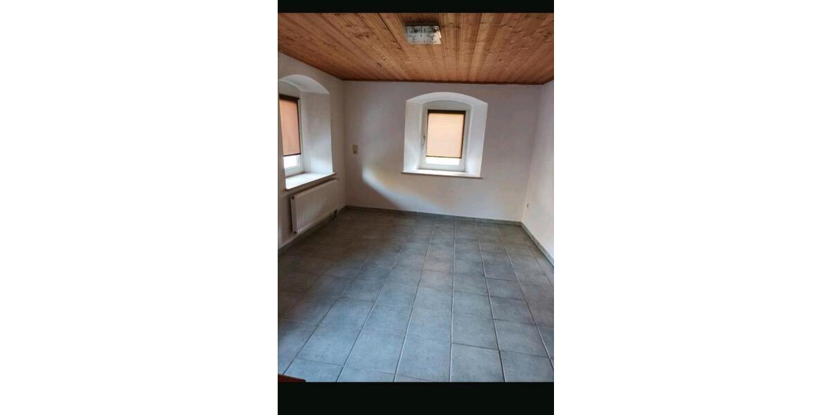 Einfamilienhaus Röslau - 8 Zimmer, 180 m&sup2;, 112.000&euro; | Angebot:23501563