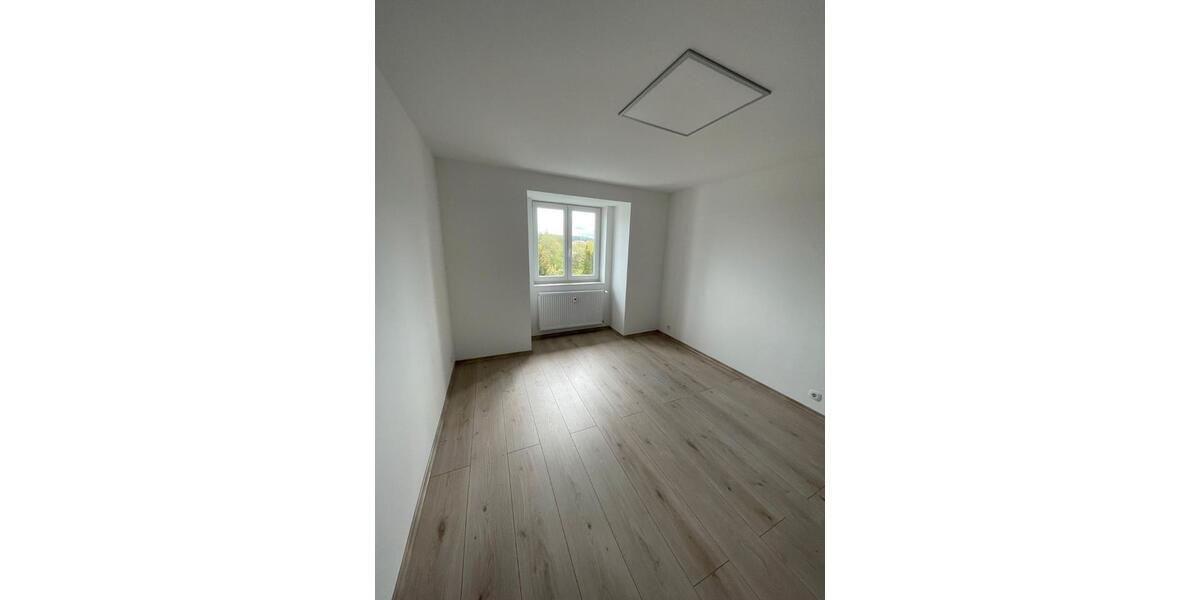 Etagenwohnung Schönwald - 2 Zimmer, 55 m&sup2;, 400&euro; | Angebot:26039152