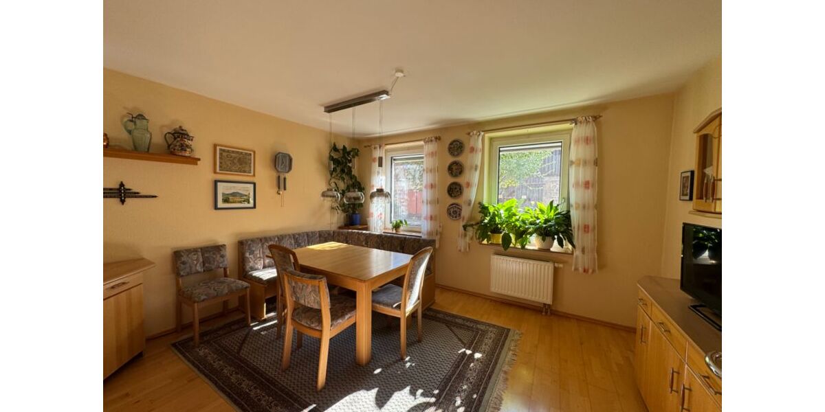 Provisionsfrei* Kernsaniertes Reihenmittelhaus in Kirchenlamitz - sehr gepflegt, sofort bezugsbereit - Reihenmittelhaus Kirchenlamitz Hohenbuch | Angebot:23381744