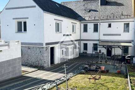 Haus Schwarzenbach am Wald - 7 Zimmer, 238 m&sup2;, 249.000&euro; | Angebot:25354540