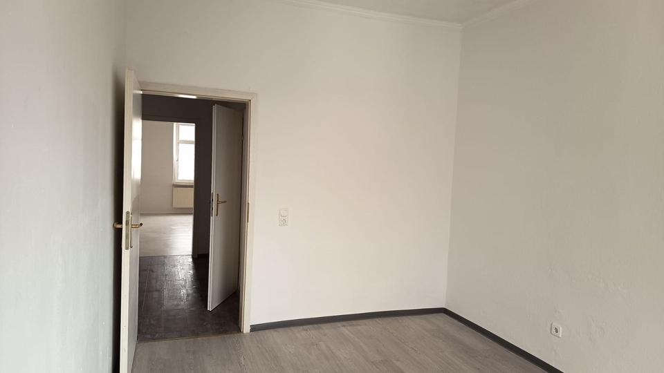 Dachgeschoßwohnung Plauen - 4 Zimmer, 94 m&sup2;, 41.000&euro; | Angebot:26125515