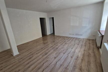 Wohnung Lichtenberg - 3 Zimmer, 74 m&sup2;, 500&euro; | Angebot:25281016