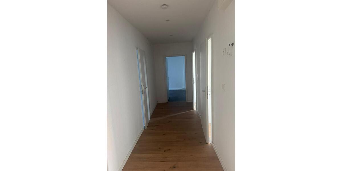 Etagenwohnung Plauen Bahnhofsvorstadt - 3 Zimmer, 86 m&sup2;, 450&euro; | Angebot:25855312