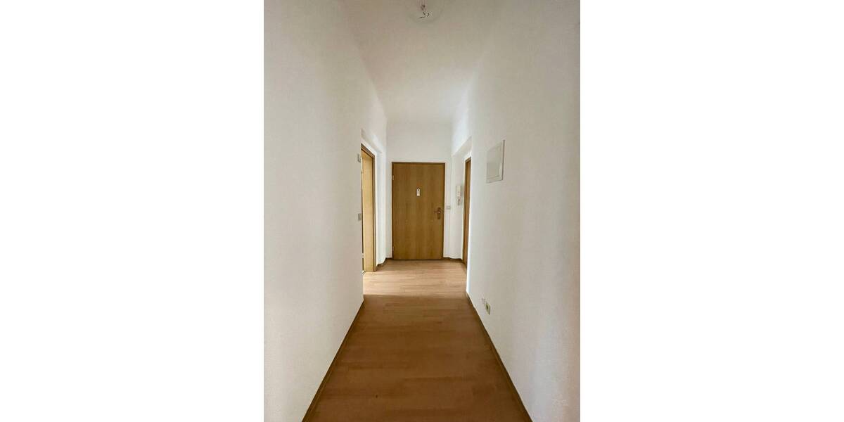 Etagenwohnung Plauen Stadtmitte - 3 Zimmer, 63 m&sup2;, 300&euro; | Angebot:25674922