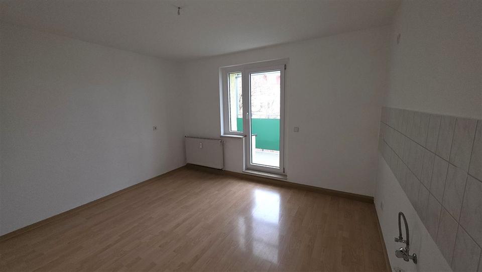 Etagenwohnung Plauen - 2 Zimmer, 65 m&sup2;, 325&euro; | Angebot:25212824