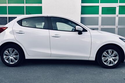 Mazda 2 124.300 km 6.850 &euro; Oberkotzau 95145
