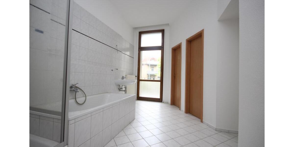 Etagenwohnung Plauen - 4 Zimmer, 120 m&sup2;, 800&euro; | Angebot:25137415