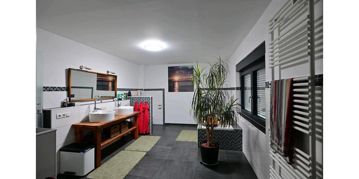 Einfamilienhaus Selb - 9 Zimmer, 230 m&sup2;, 279.000&euro; | Angebot:26075485