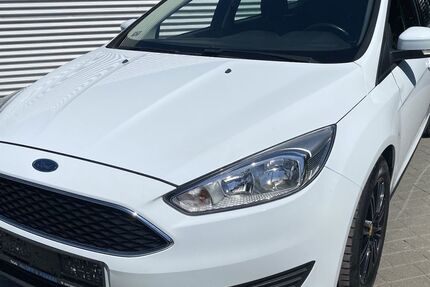 Ford Focus 90.242 km 3.290 &euro; Plauen 08527