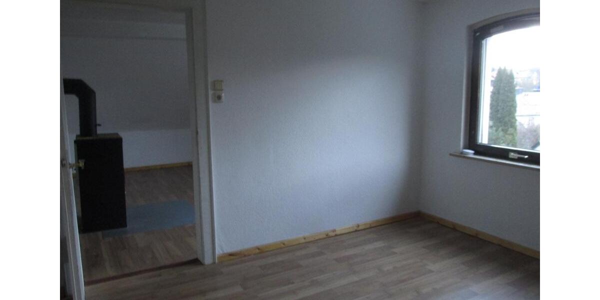 Dachgeschoßwohnung Issigau - 6 Zimmer, 100 m&sup2;, 465&euro; | Angebot:25218956