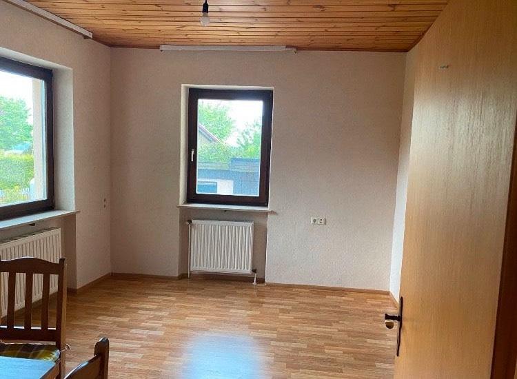 Reihenhaus Schönwald - 10 Zimmer, 180 m&sup2;, 179.000&euro; | Angebot:25261462