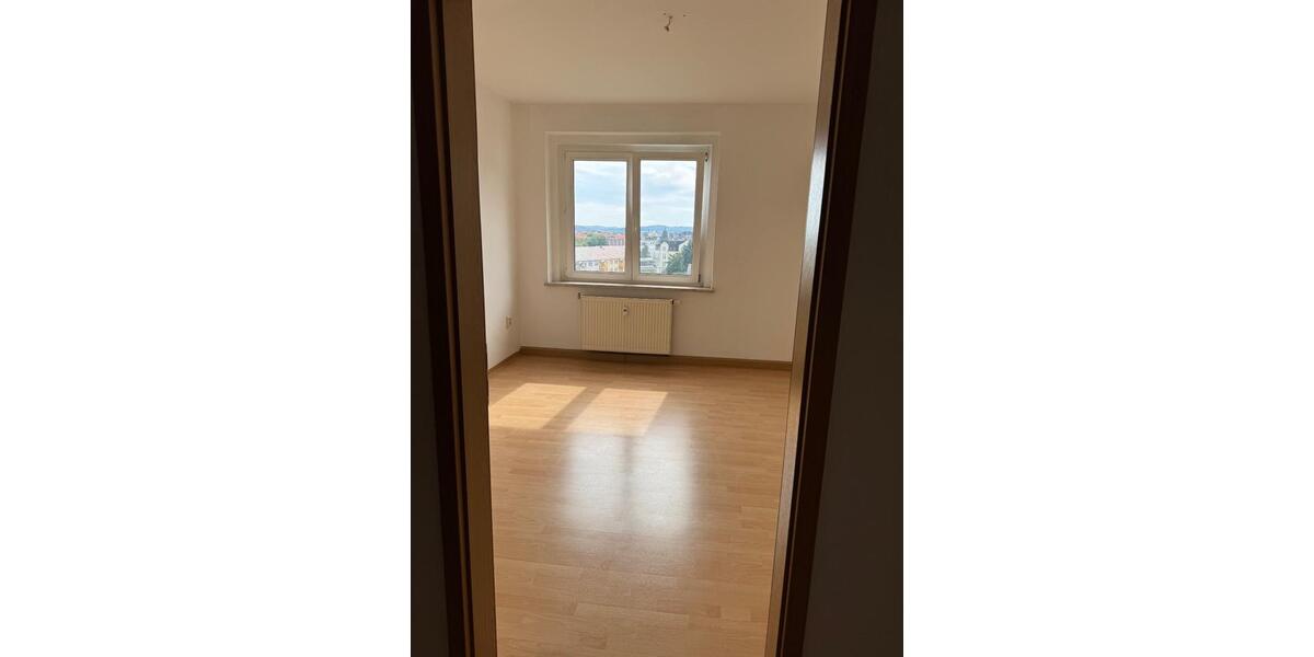 Dachgeschoßwohnung Plauen Bahnhofsvorstadt - 2 Zimmer, 62 m&sup2;, 274&euro; | Angebot:23174561
