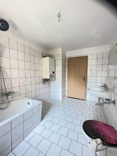 Etagenwohnung Plauen Haselbrunn - 4 Zimmer, 100 m&sup2;, 450&euro; | Angebot:25674924
