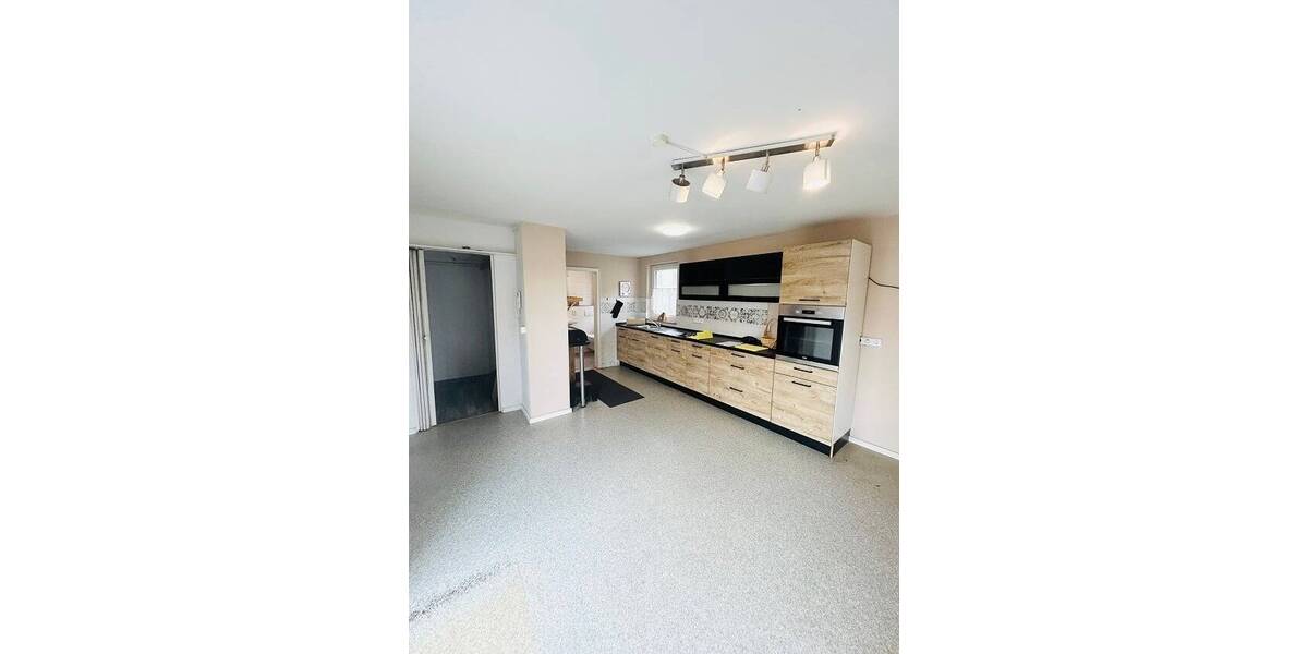 Einfamilienhaus Döhlau - 6 Zimmer, 195 m&sup2;, 270.000&euro; | Angebot:26085271