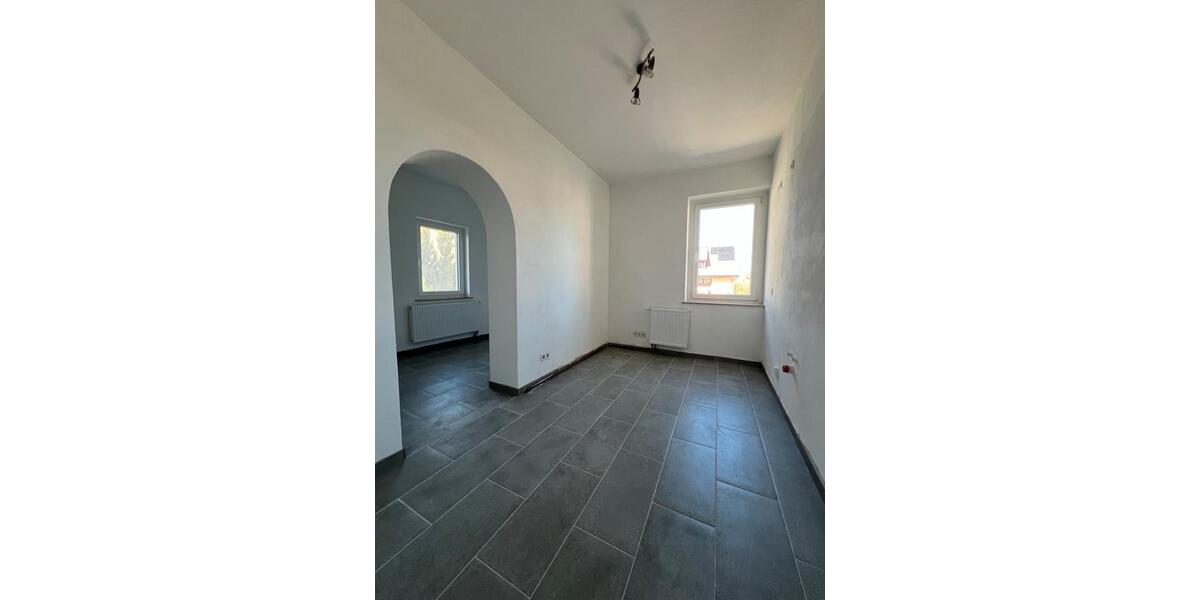 Etagenwohnung Selb - 3 Zimmer, 92 m&sup2;, 800&euro; | Angebot:26405823