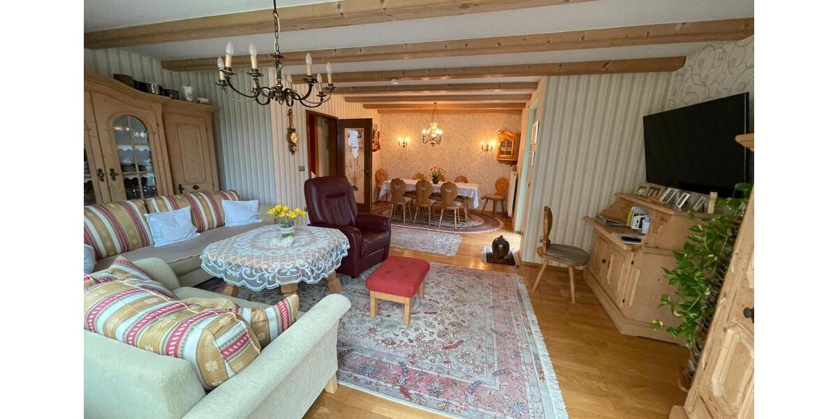 Erdgeschoßwohnung Selbitz - 3 Zimmer, 141 m&sup2;, 690&euro; | Angebot:26040544