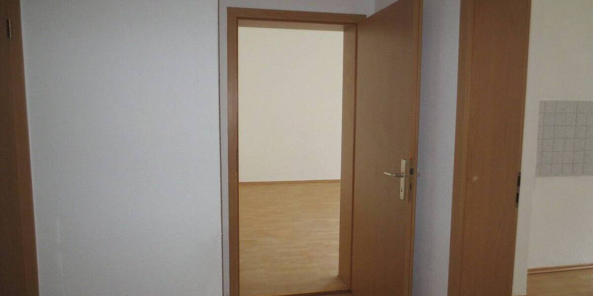 Etagenwohnung Plauen Stadtmitte - 3 Zimmer, 93 m&sup2;, 420&euro; | Angebot:25687458