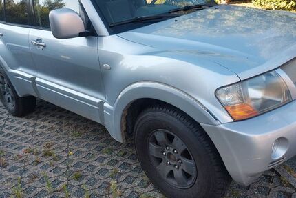 Mitsubishi Pajero 392.000 km 2.999 &euro; Plauen 08525