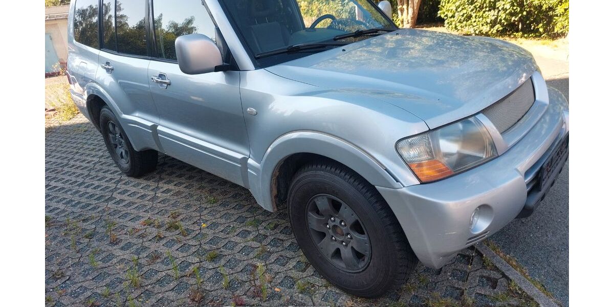 Mitsubishi Pajero 392.000 km 2.999 &euro; Plauen 08525