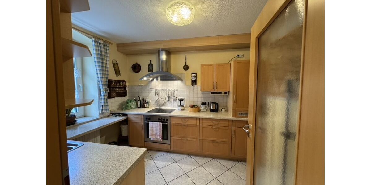 Provisionsfrei* Kernsaniertes Reihenmittelhaus in Kirchenlamitz - sehr gepflegt, sofort bezugsbereit - Reihenmittelhaus Kirchenlamitz Hohenbuch | Angebot:23381744