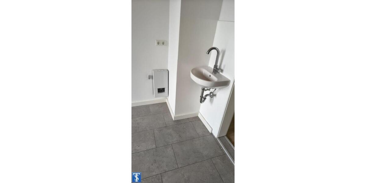 Etagenwohnung Plauen Bahnhofsvorstadt - 4 Zimmer, 105 m&sup2;, 600&euro; | Angebot:20200948