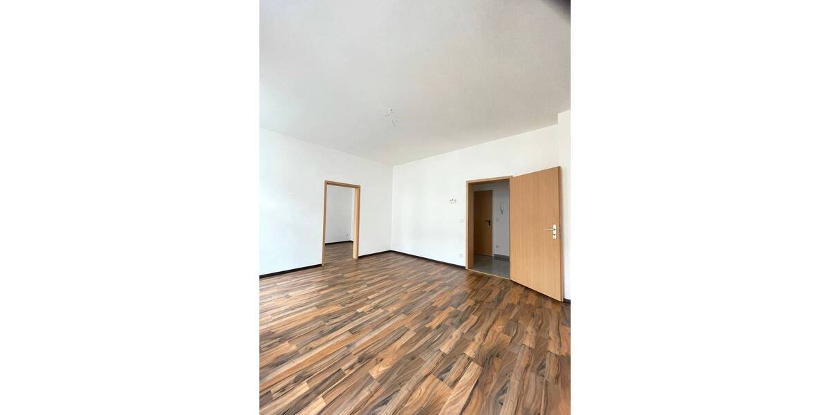 Etagenwohnung Plauen Stadtmitte - 3 Zimmer, 68 m&sup2;, 350&euro; | Angebot:25731866
