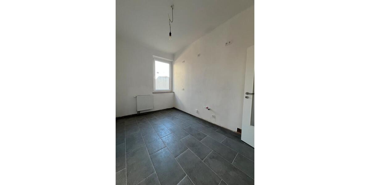 Erdgeschoßwohnung Selb - 3 Zimmer, 92 m&sup2;, 800&euro; | Angebot:26405867