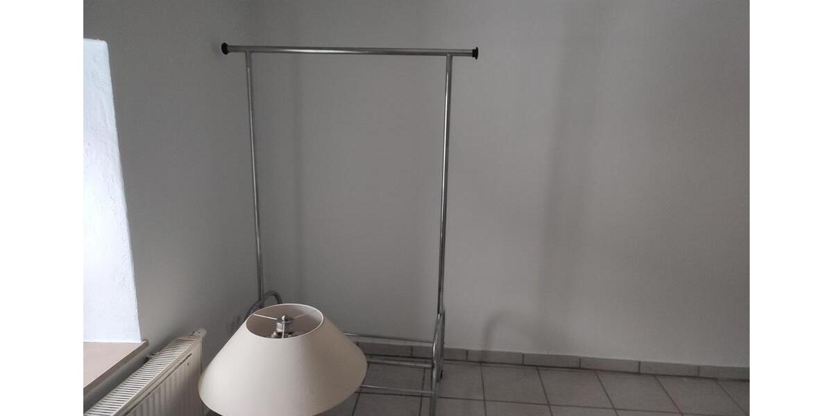 Etagenwohnung Leupoldsgrün - 1 Zimmer, 140 m&sup2;, 350&euro; | Angebot:24676465
