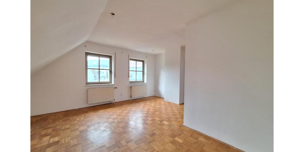 Etagenwohnung Hof Neuhof - 3 Zimmer, 80 m&sup2;, 600&euro; | Angebot:25804394