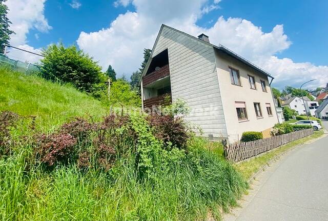 Einfamilienhaus Schwarzenbach am Wald / Meierhof Meierhof - 8 Zimmer, 240 m&sup2;, 210.000&euro; | Angebot:25824296