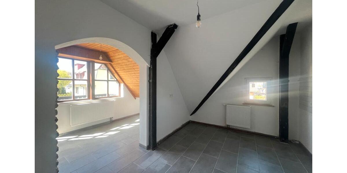 Dachgeschoßwohnung Selb - 2 Zimmer, 87 m&sup2;, 800&euro; | Angebot:26432515