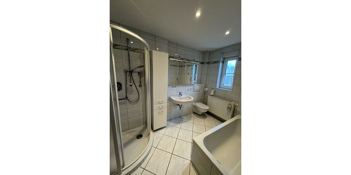 Provisionsfrei* Kernsaniertes Reihenmittelhaus in Kirchenlamitz - sehr gepflegt, sofort bezugsbereit - Reihenmittelhaus Kirchenlamitz Hohenbuch | Angebot:23381744