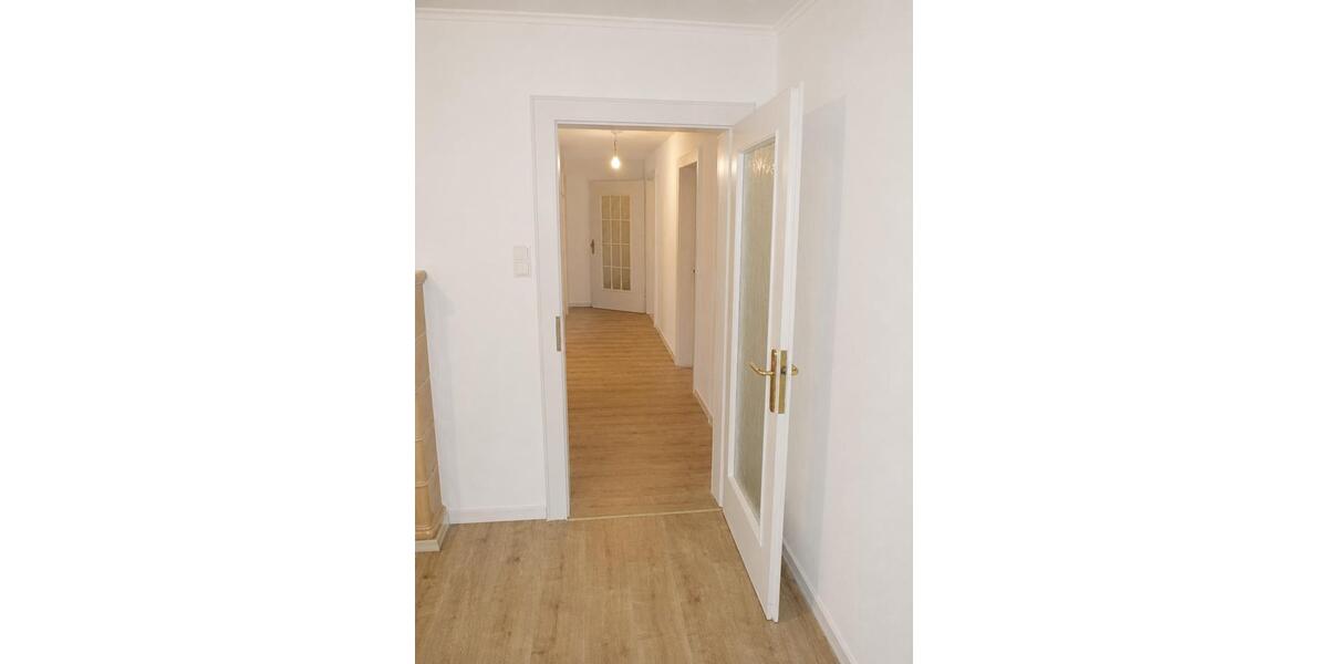 Doppelhaushälfte Helmbrechts - 8.5 Zimmer, 170 m&sup2;, 298.000&euro; | Angebot:26962060