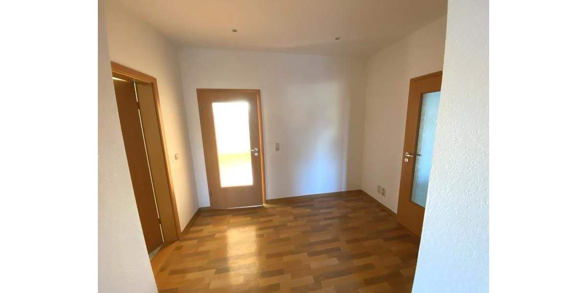 Etagenwohnung Plauen Ostvorstadt - 2 Zimmer, 74 m&sup2;, 370&euro; | Angebot:25776512