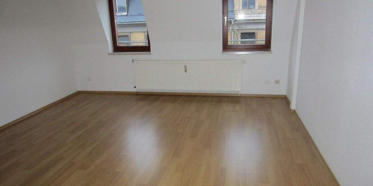 Etagenwohnung Plauen Stadtmitte - 2 Zimmer, 64 m&sup2;, 355&euro; | Angebot:25735507