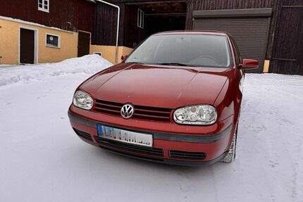 VW Golf 180.000 km 2.499 &euro; Pausa/ OT Thierbach 07952