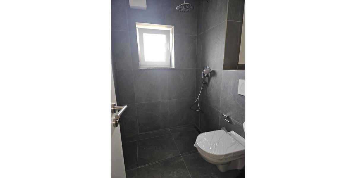 Erdgeschoßwohnung Hof Neuhof - 3 Zimmer, 86 m&sup2;, 945&euro; | Angebot:25870522