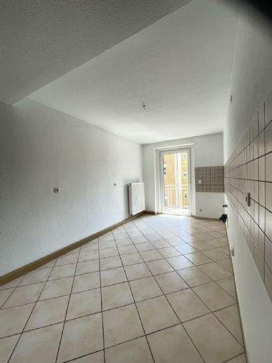 Etagenwohnung Plauen Haselbrunn - 4 Zimmer, 100 m&sup2;, 450&euro; | Angebot:25674924