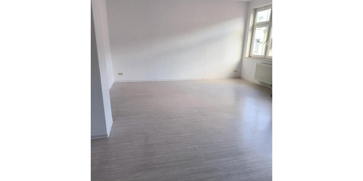 Etagenwohnung Plauen - 2 Zimmer, 63 m&sup2;, 315&euro; | Angebot:25444222