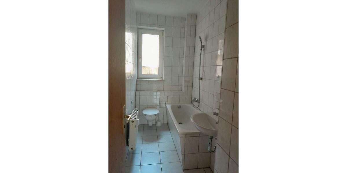 Etagenwohnung Plauen Stadtmitte - 3 Zimmer, 56 m&sup2;, 320&euro; | Angebot:26105775