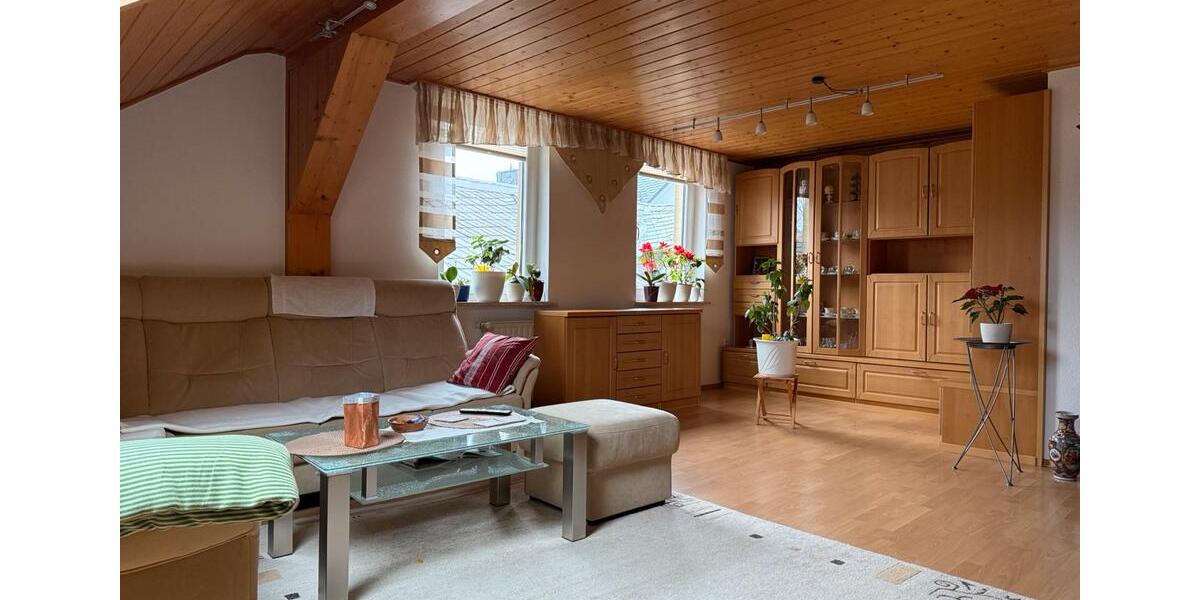 Dachgeschoßwohnung Oberkotzau - 2 Zimmer, 78 m&sup2;, 500&euro; | Angebot:26152302