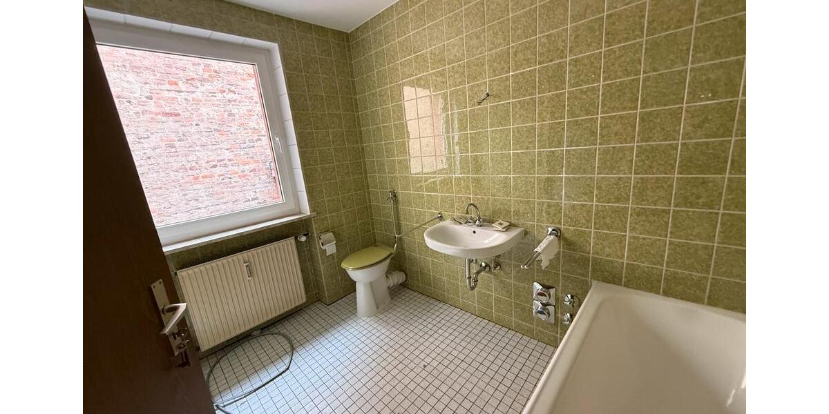 Etagenwohnung Hof Altstadt - 3 Zimmer, 73 m&sup2;, 380&euro; | Angebot:25872178