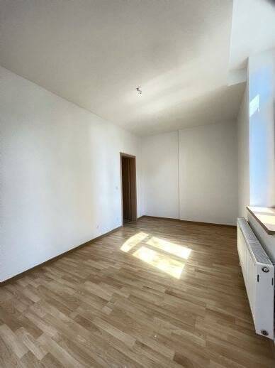 Etagenwohnung Plauen Westend - 2 Zimmer, 55 m&sup2;, 245&euro; | Angebot:25674921