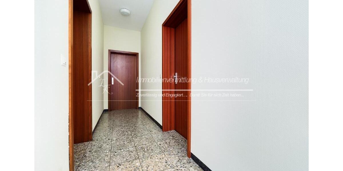 Etagenwohnung Hof Altstadt - 1 Zimmer, 30 m&sup2;, 375&euro; | Angebot:25988920