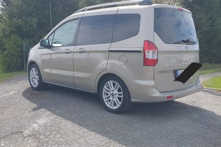 Ford Tourneo Courier 60.000 km 7.900 &euro; Plauen 08523